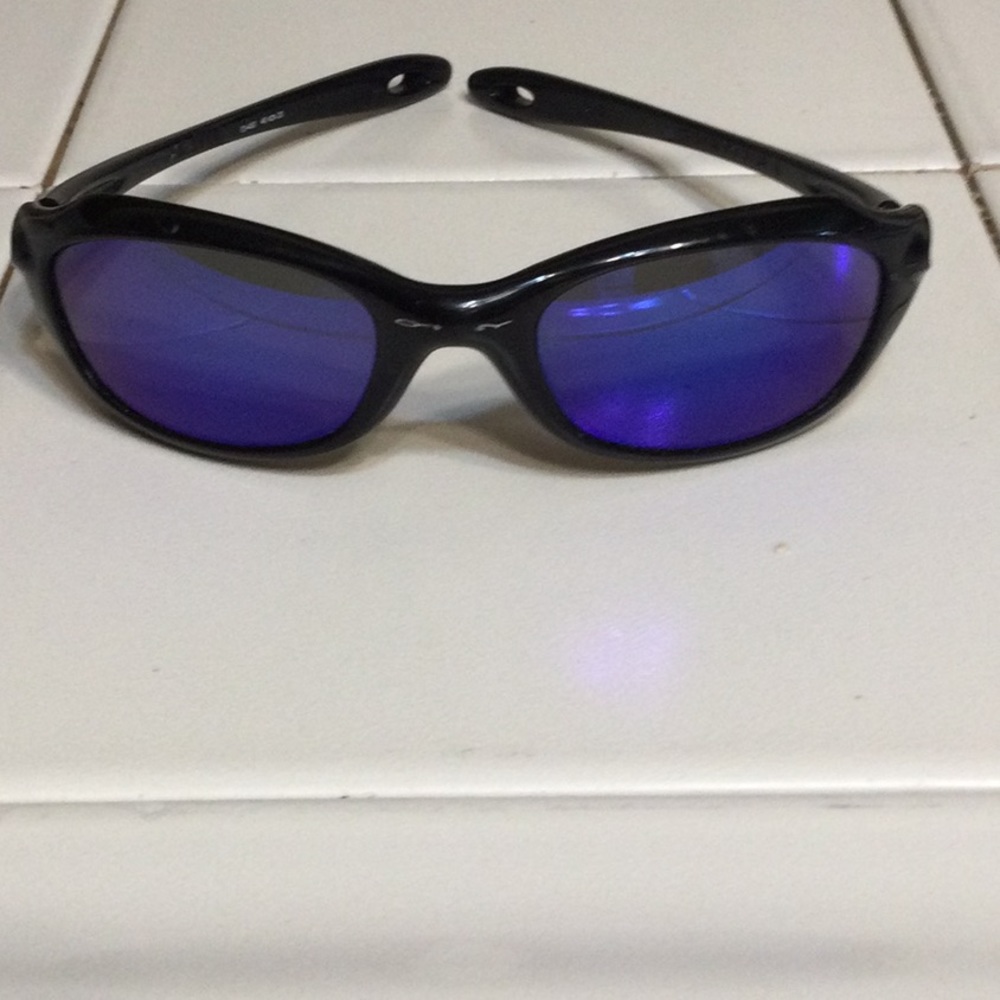 Oakley 03-450 XS Kids SunglassesBlack with Blue Iridium Lens